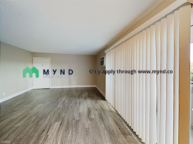 Building Photo - 2 br, 1 bath Apartment - 1025 35th Ave Apt 13