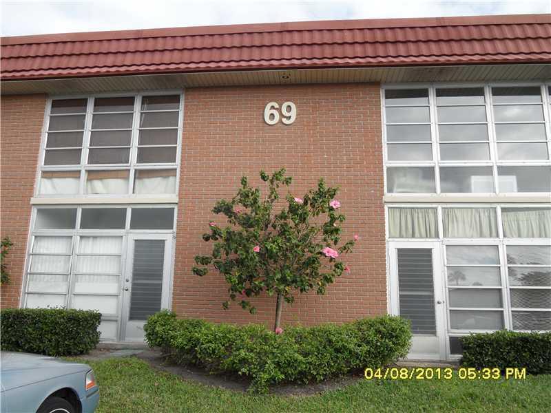 Primary Photo - 69 Royal Oak Ct