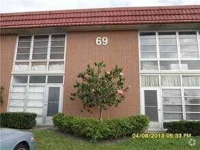 Building Photo - 69 Royal Oak Ct
