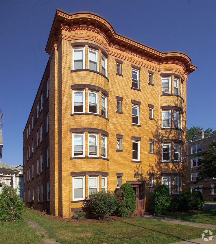 Primary Photo - 242 Fort Pleasant Ave