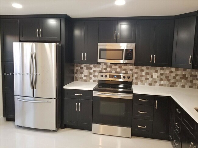 Foto del edificio - 907 NE 27th Ave