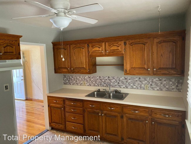 Foto del edificio - 2 br, 1 bath House - 921 E. Laurel Ave.