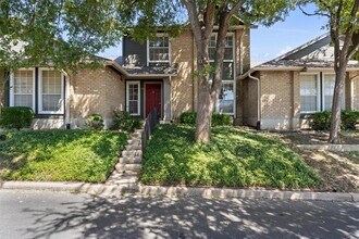 Building Photo - 1015 E Yager Ln