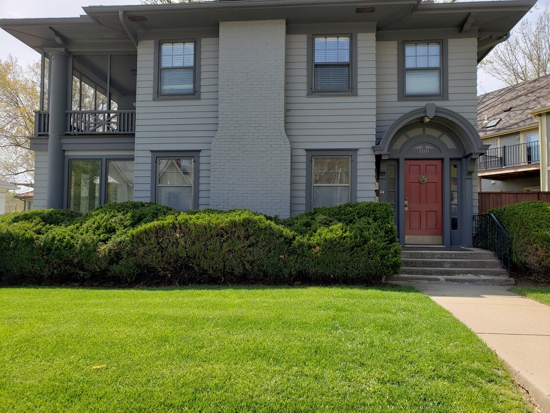 1101 W 49th St Unit B, Kansas City, MO 64112 Apartments in Kansas