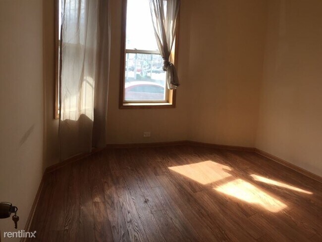 Foto del edificio - 3259 S Wood St