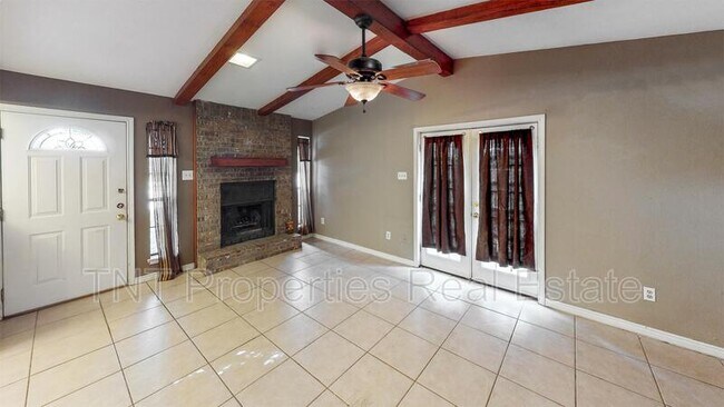 Building Photo - 618 San Saba Ct