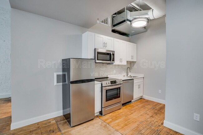 Building Photo - 340 N Sibley St