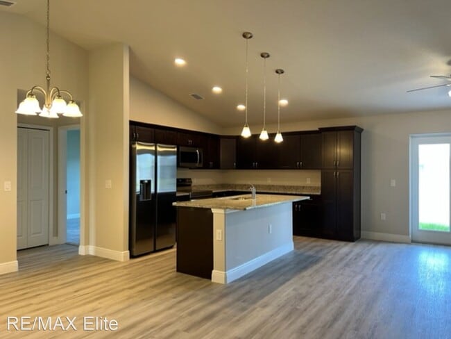Building Photo - 4 br, 2 bath House - 369 Harvey Ave