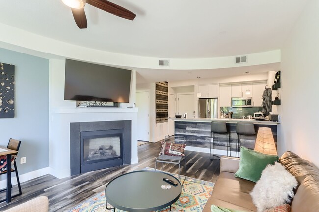 Modern 1 BDR Condo in Holiday Neighborhood - Modern 1 BDR Condo in Holiday Neighborhood
