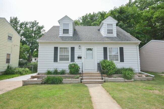 Foto del edificio - Charming 4 Bed, 2 Bath Home for Rent near ...