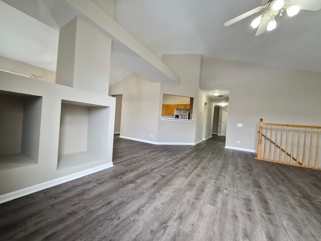 Building Photo - 2850 Stonewater Dr