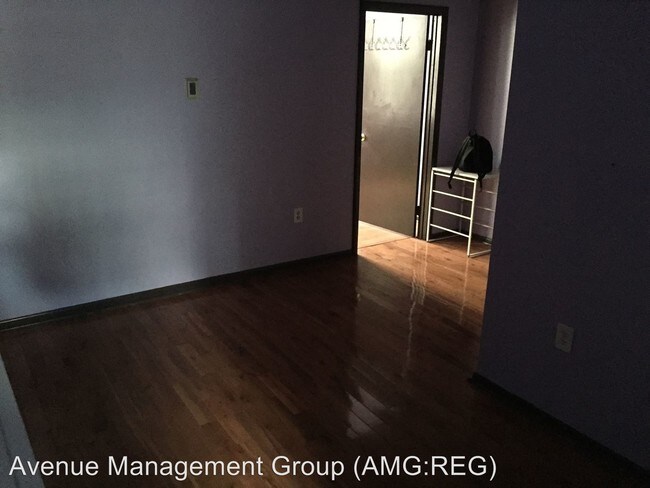 Building Photo - 214 N 13th St