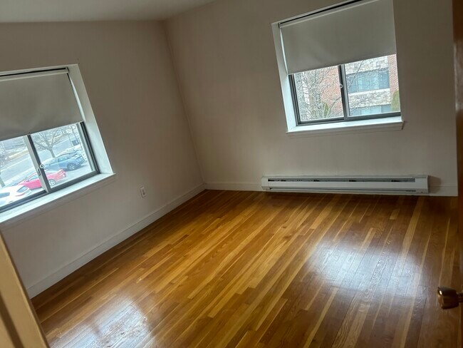 Foto del edificio - 200 W Wyoming Ave