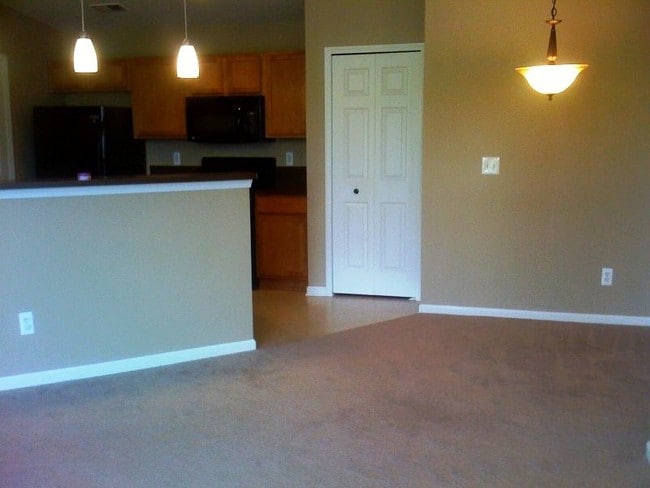 Building Photo - 23870 Northstone Village Dr