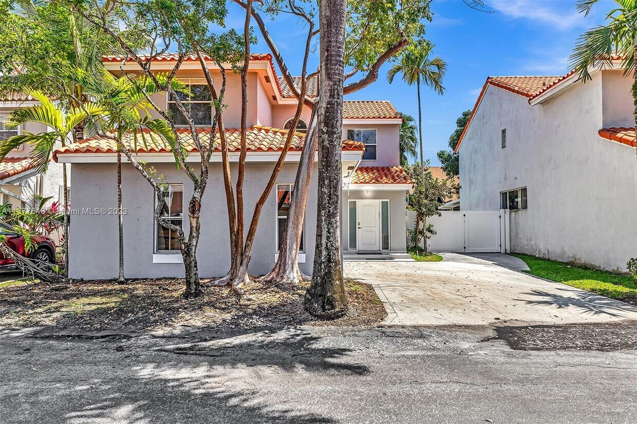 Primary Photo - 3085 N 36th Ave