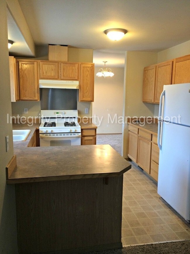 Foto del edificio - For Rent: Spacious 4 Bedroom in Puyallup