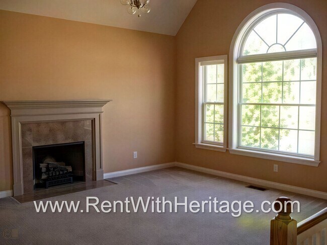 Foto del edificio - WOW!!!.....GORGEOUS 4Bd / 3Ba / UPGRADES GALLORE/ SWIM / TENNIS COMMUNITY