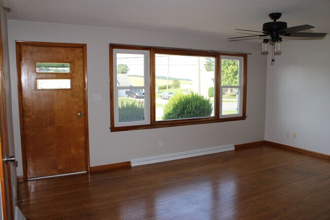 Building Photo - 1443 Delta Rd