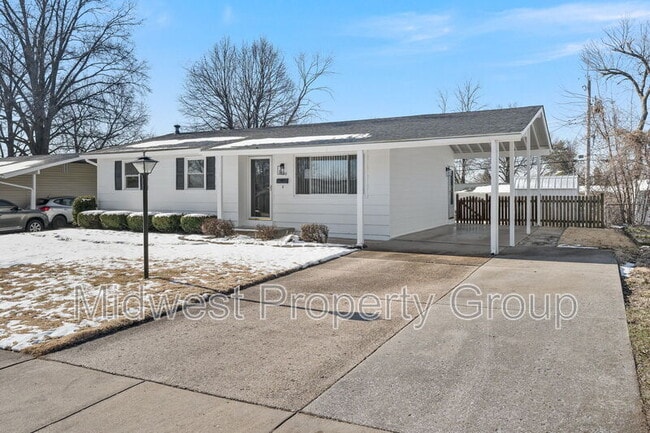 Building Photo - 1450 Tahoe Dr