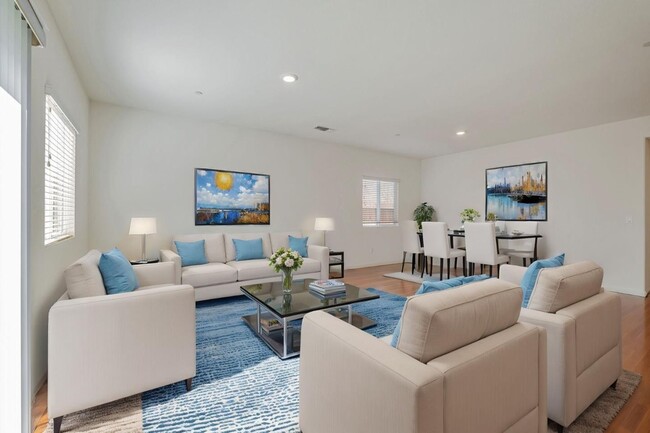 Building Photo - 830 Holdenhurst Ln