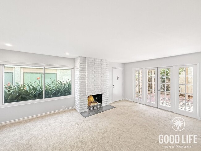 Building Photo - Beautiful 3B/2.5BA Condo in UTC for Rent!