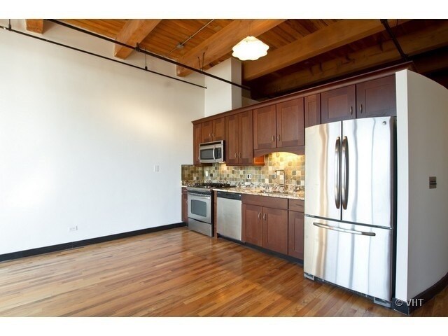 Building Photo - 1250 W Van Buren St