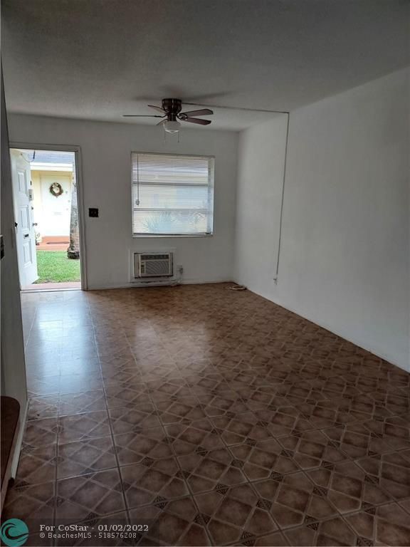 Foto del edificio - 2241 Monroe St