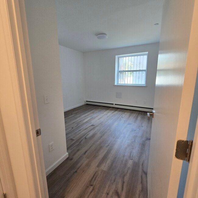 Building Photo - 278 Bainbridge St