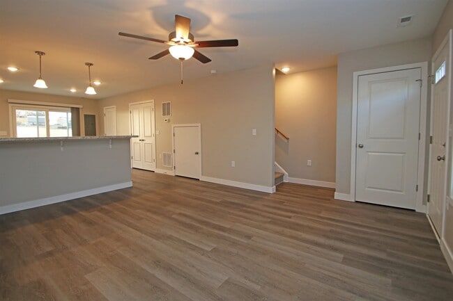 Foto del edificio - 1313 Luke Ln