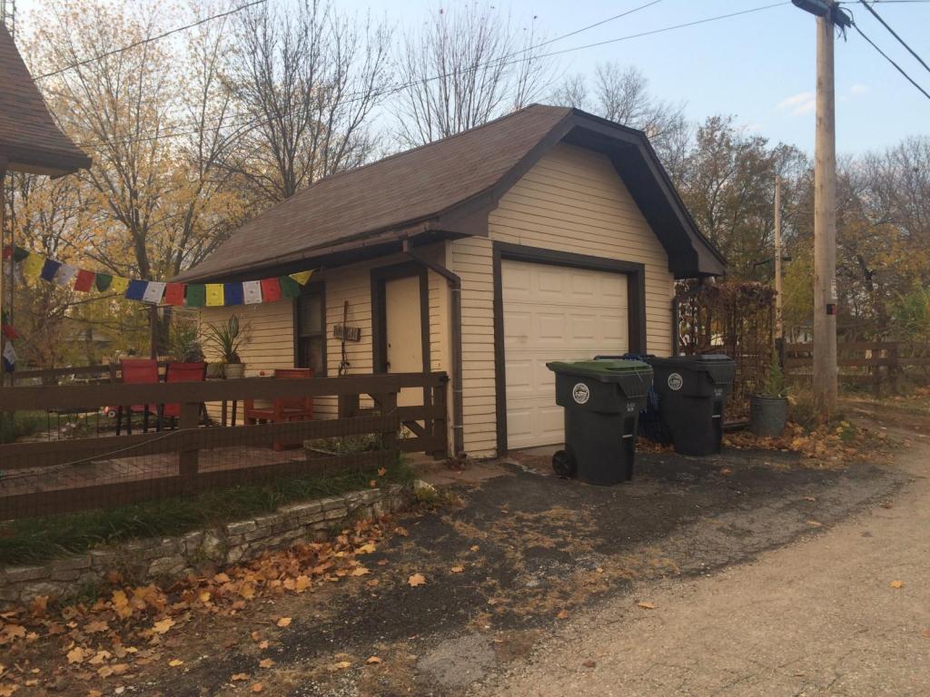 Building Photo - 2127 Vine St