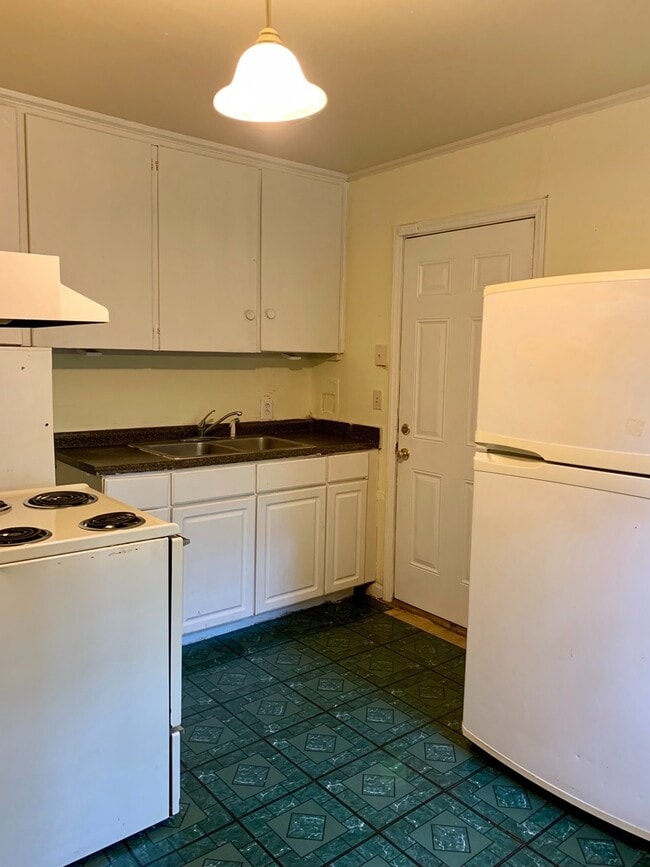 Building Photo - North Main