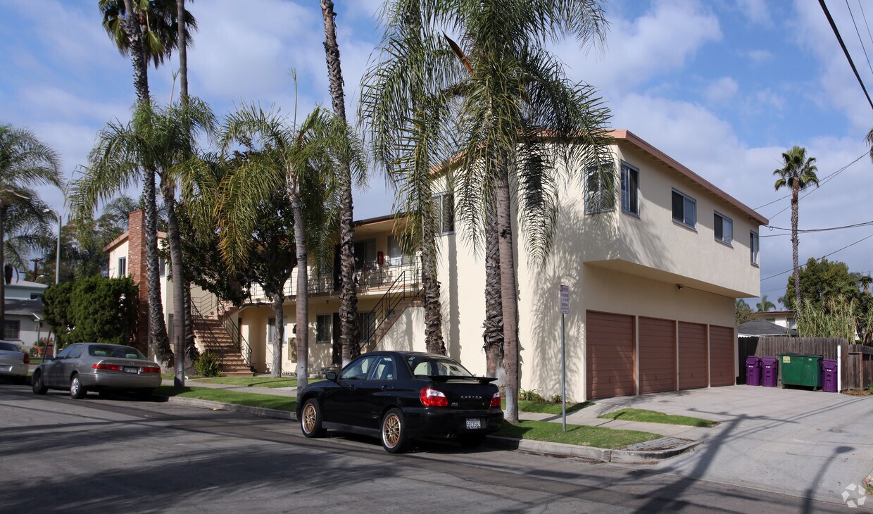Building Photo - 800 Roswell Ave