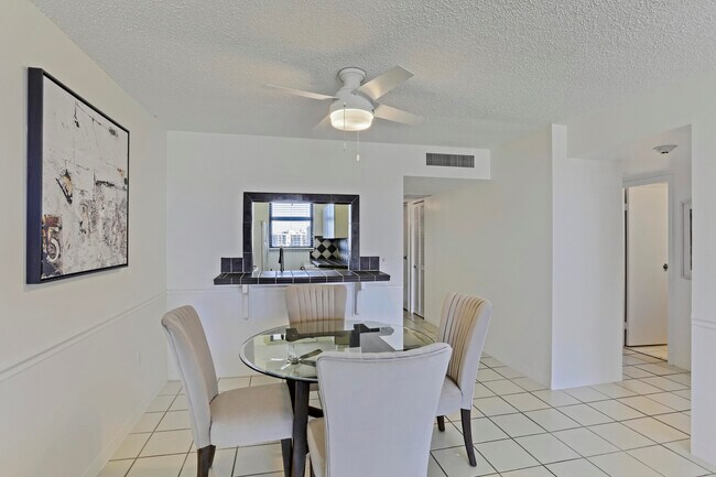 Building Photo - 3545 S Ocean Blvd