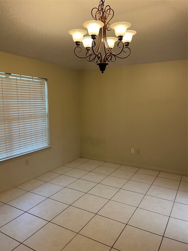 Building Photo - 8014 Fresno Dr