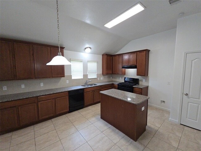 Building Photo - 1306 Squire Dr