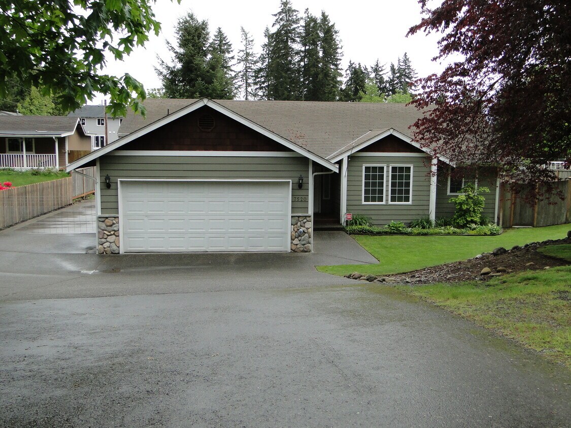 Primary Photo - 7520 192nd Ave E