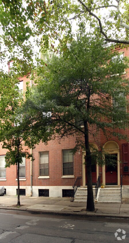 Building Photo - 1211 Spruce St