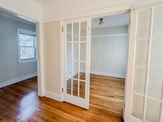 Building Photo - 3821 N Lawndale Ave