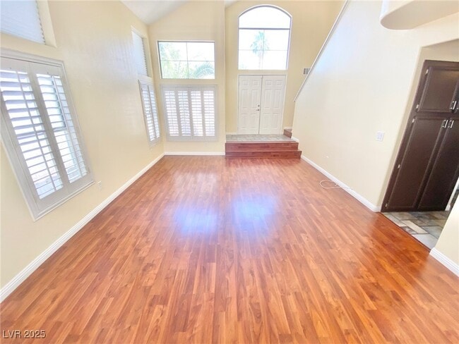 Building Photo - 2993 Seasons Ave