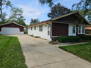 Building Photo - 6323 N 104th St