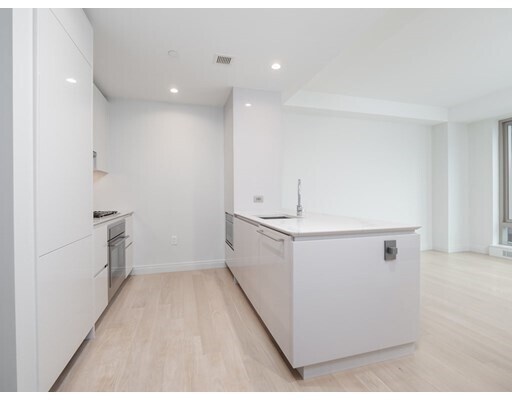 Building Photo - 135 Seaport Blvd