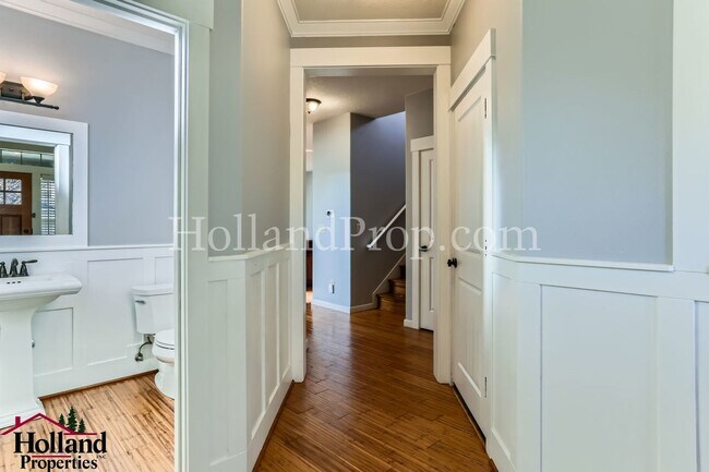 Foto del edificio - Beautiful 4 Bedroom Beaverton Home