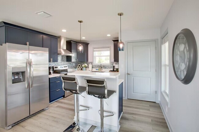 Building Photo - 13611 Catbird Dr