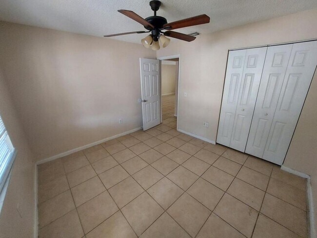 Building Photo - 121 Rebecca Lane
