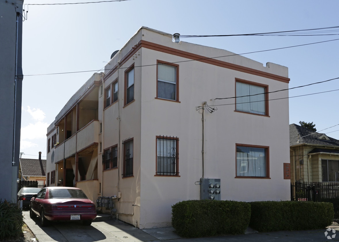 Building Photo - 3942-3950 Ruby St