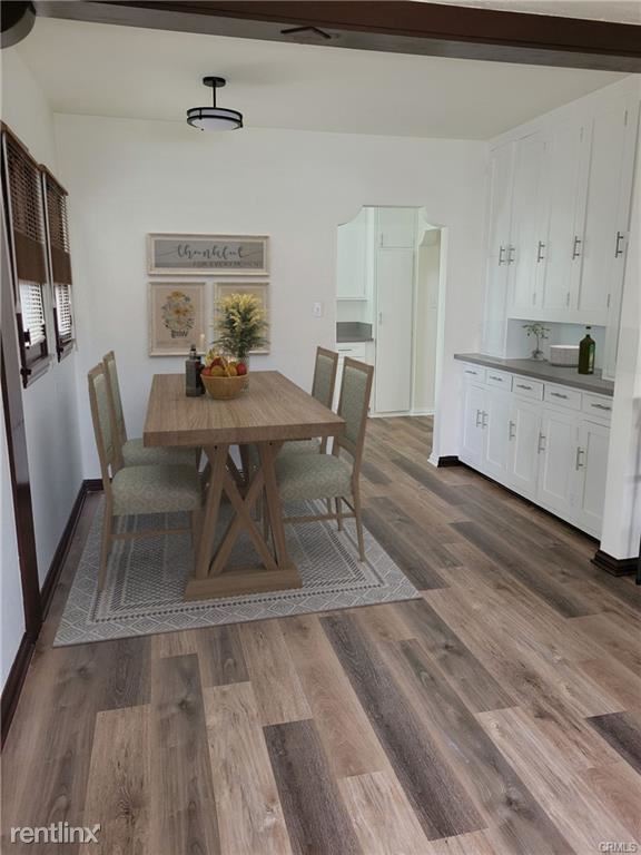 Building Photo - 3 br, 2 bath Triplex - 1467 S Canfield Ave