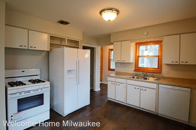 Building Photo - 3 br, 2 bath House - 8037 N 66th Street