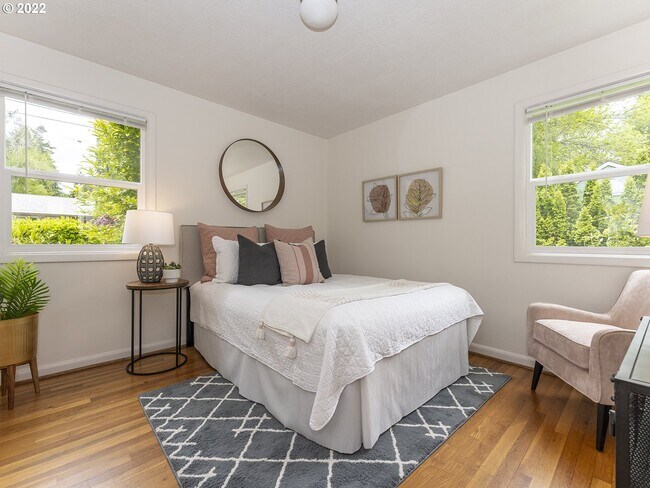 Acurrúcate - 8535 SW 58th Ave