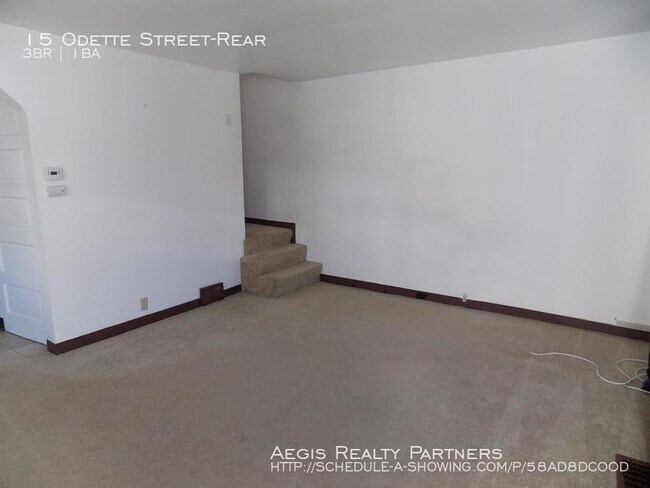 Building Photo - 15 Odette St