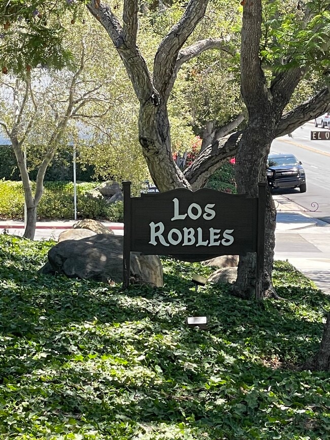 State Street Sign - Los Robles - Senior 55+